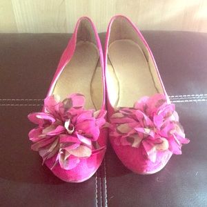Flat hot pink shoes